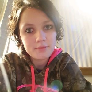 Meet your Posher, Becca